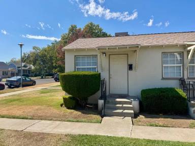Main picture of 125 W 20th St