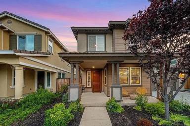 Main picture of 925 Autumn Brook Pl