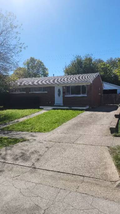 Main picture of 929 Waverly Dr