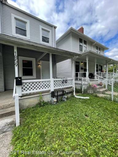 Main picture of 1861 Bruck St