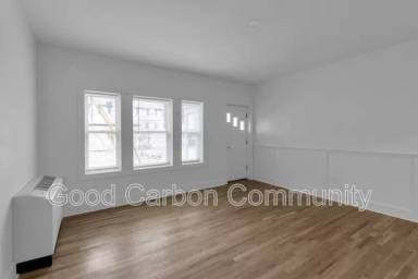 Main picture of 213 Summer St