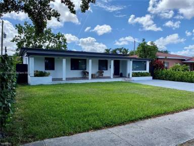 Main picture of 220 SW 52nd Ave