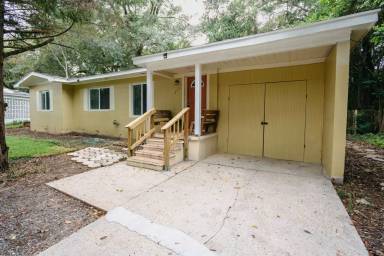 Main picture of 216 Edwards St
