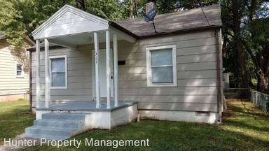 Main picture of 1367 E Locust St