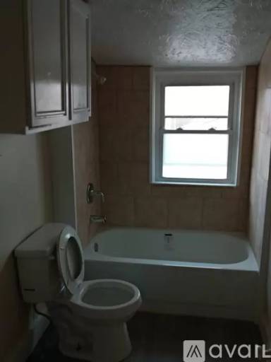 Main picture of 203 1/2 S Shaffer St
