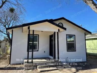 Main picture of 2331 S Navidad St