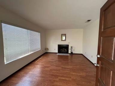 Main picture of 3585-87 Boundary St