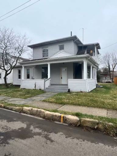 Main picture of 11 8th St SW