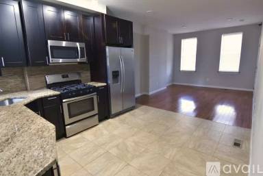 Main picture of 907 S 13th St