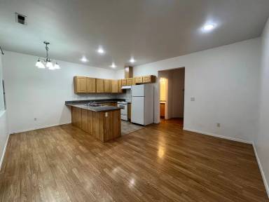 Main picture of 1620 W Lee St