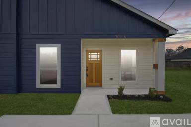 Main picture of 3448 Dennis St