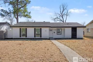 Main picture of 806 Laguna Dr