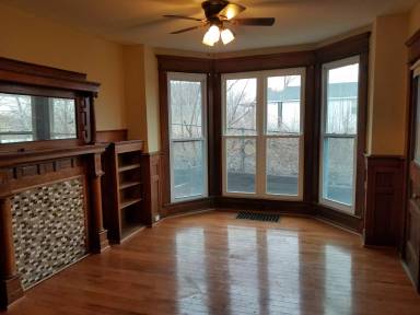 Main picture of 242 S Welles St