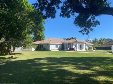 Main picture of 7625 SW 75th Ave