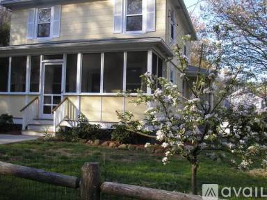 Main picture of 129 E Greenwich Ave