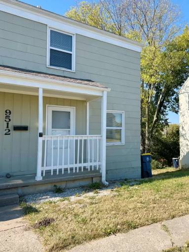 Main picture of 9536 Charlotte St