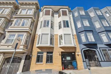 Main picture of 1684 Washington St