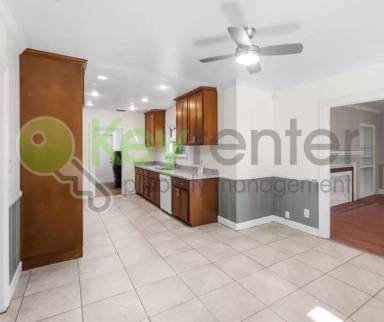 Main picture of 2905 Garfield Ave