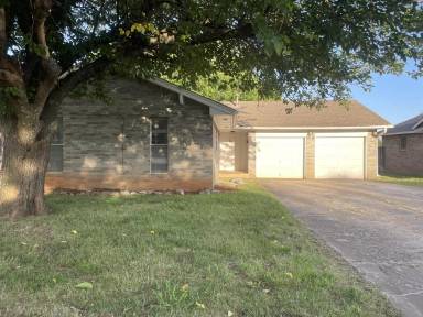 Main picture of 1420 Oakcrest Ave