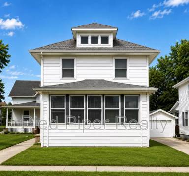 Main picture of 1254 S Chicago Ave
