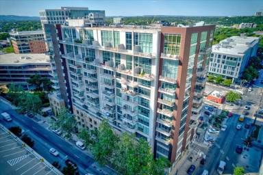 Main picture of 800 W 5th St