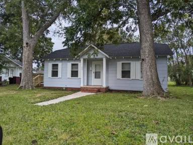 Main picture of 304 E Walter St