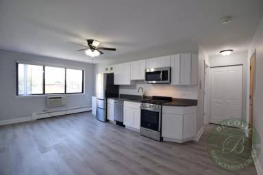 Main picture of 5534 N Kenmore Ave
