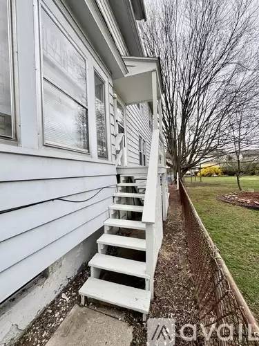 Main picture of 210 E Thomas St