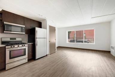 Main picture of 600 University Ave SE