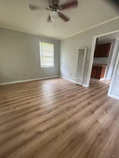 Main picture of 310 Red Oak St