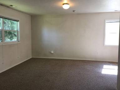 Main picture of 7011 N Market St