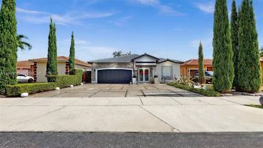 Main picture of 16247 SW 92nd Ter