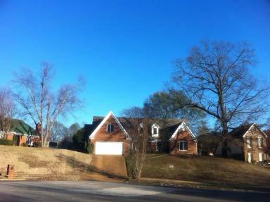 Main picture of 84 Rhonda Cir E