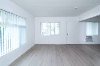 Main picture of 10519 Arrington Ave