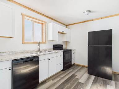 Main picture of 2921 Glacier State Dr