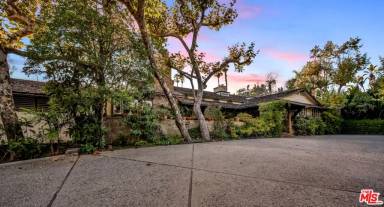 Main picture of 829 N Whittier Dr