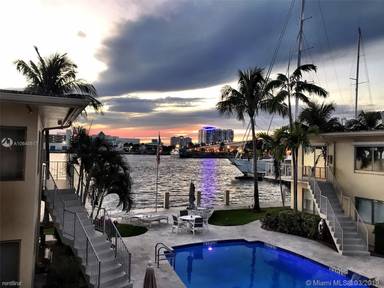 Main picture of 1775 Harbourview Dr