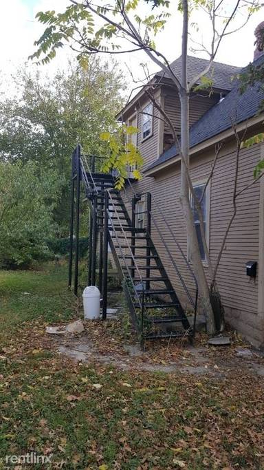 Main picture of 136 N Green St