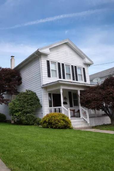 Main picture of 43 Willow St