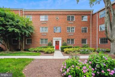 Main picture of Potowmack Crossing Condominium