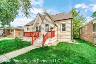 Main picture of 3338 Washington St