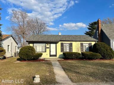 Main picture of 6829 Waveland Ave