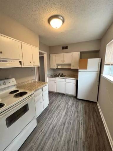Main picture of McLean Gardens