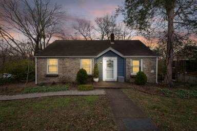 Main picture of 1601 Golf St