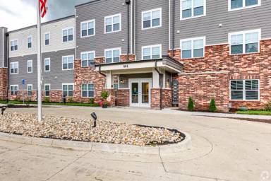 Main picture of 802 N Main St