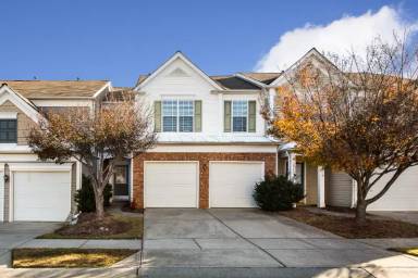 Main picture of 10203 Garmoyle St
