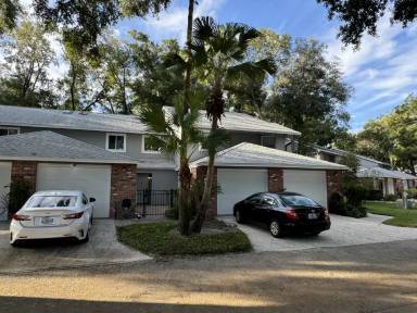 Main picture of 626 Red Oak Cir