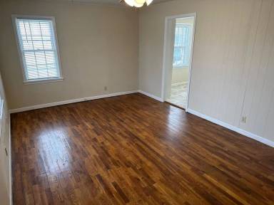 Main picture of 3409 S Hughes St