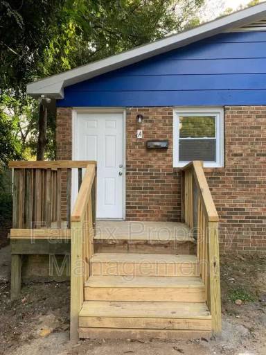 Main picture of 2420 Owen St