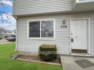 Main picture of 238 E Elbridge St